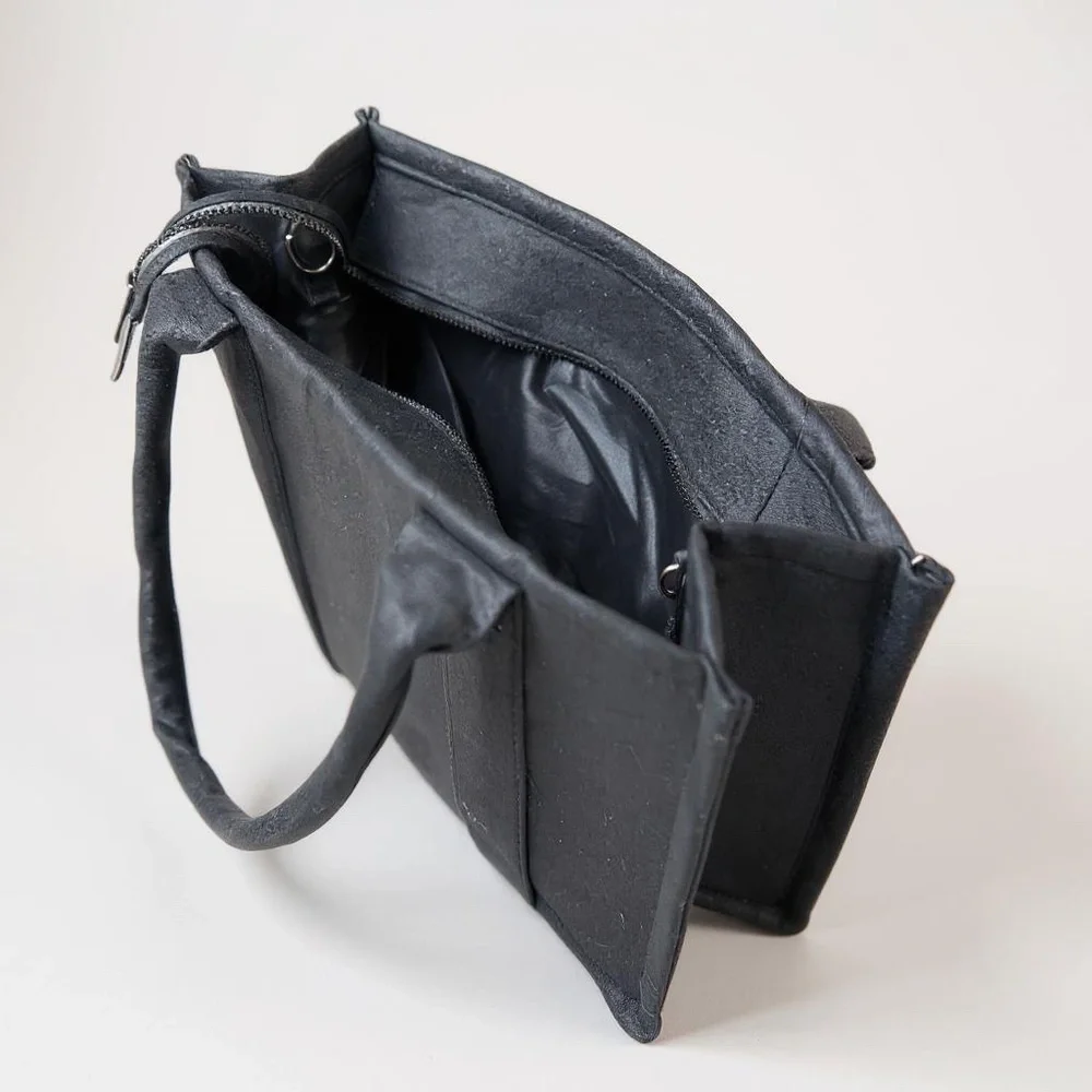 "THE TOTEBAG" Black Canvas Tote – Chic, Spacious & Brand New! 🖤 - Picture 4 of 12